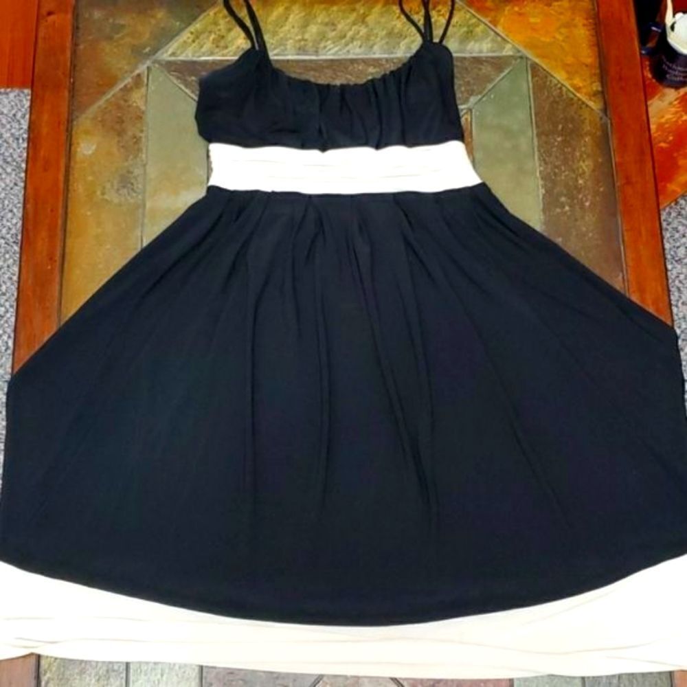 Jones Wear Formal Dress SIZE 8. Prom,dress, women's, juniors.